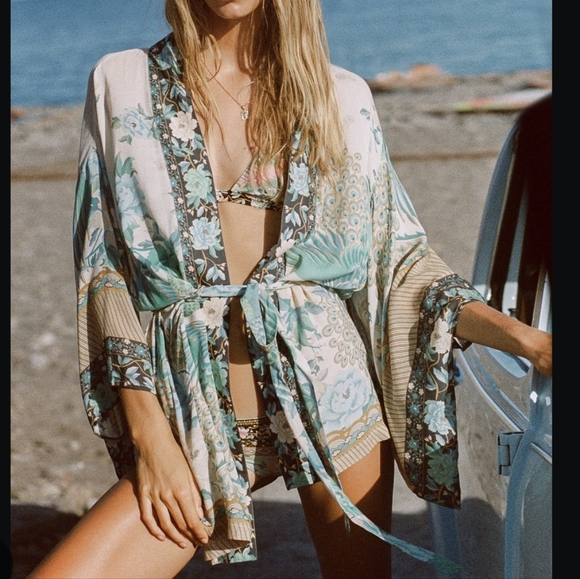 Spell Cloud Dancer kimono - Picture 2 of 9